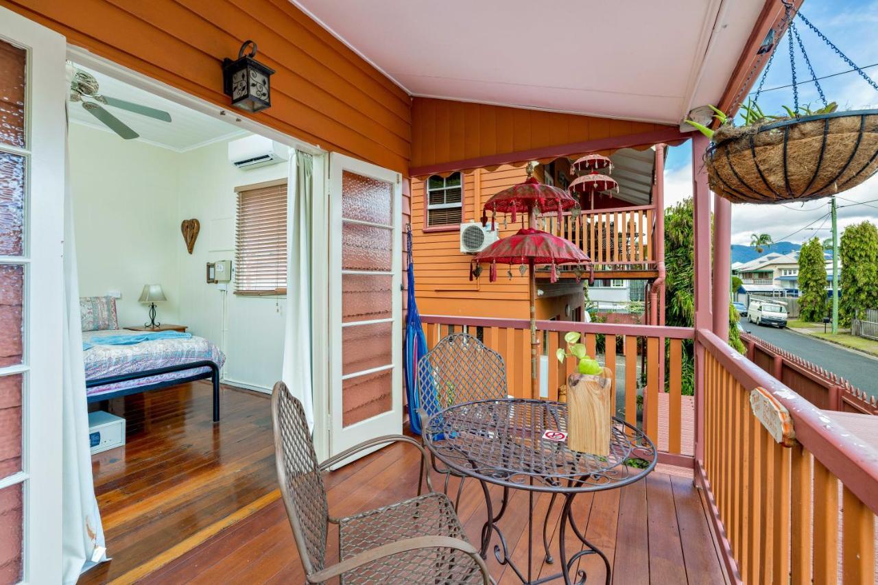 Travellers Oasis Hostel Cairns Bagian luar foto