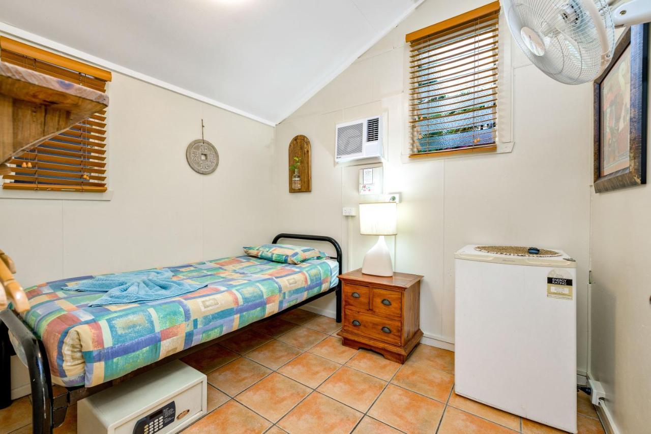 Travellers Oasis Hostel Cairns Bagian luar foto