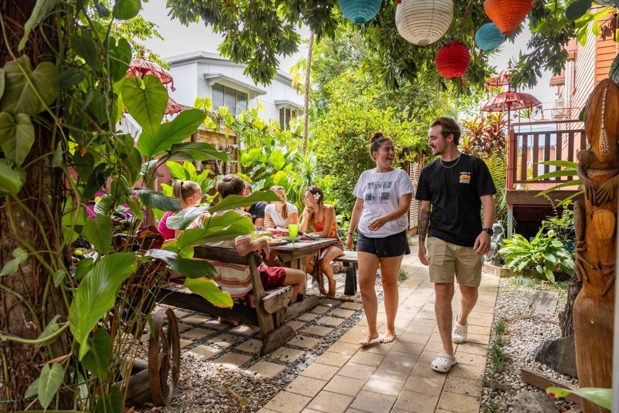 Travellers Oasis Hostel Cairns Bagian luar foto