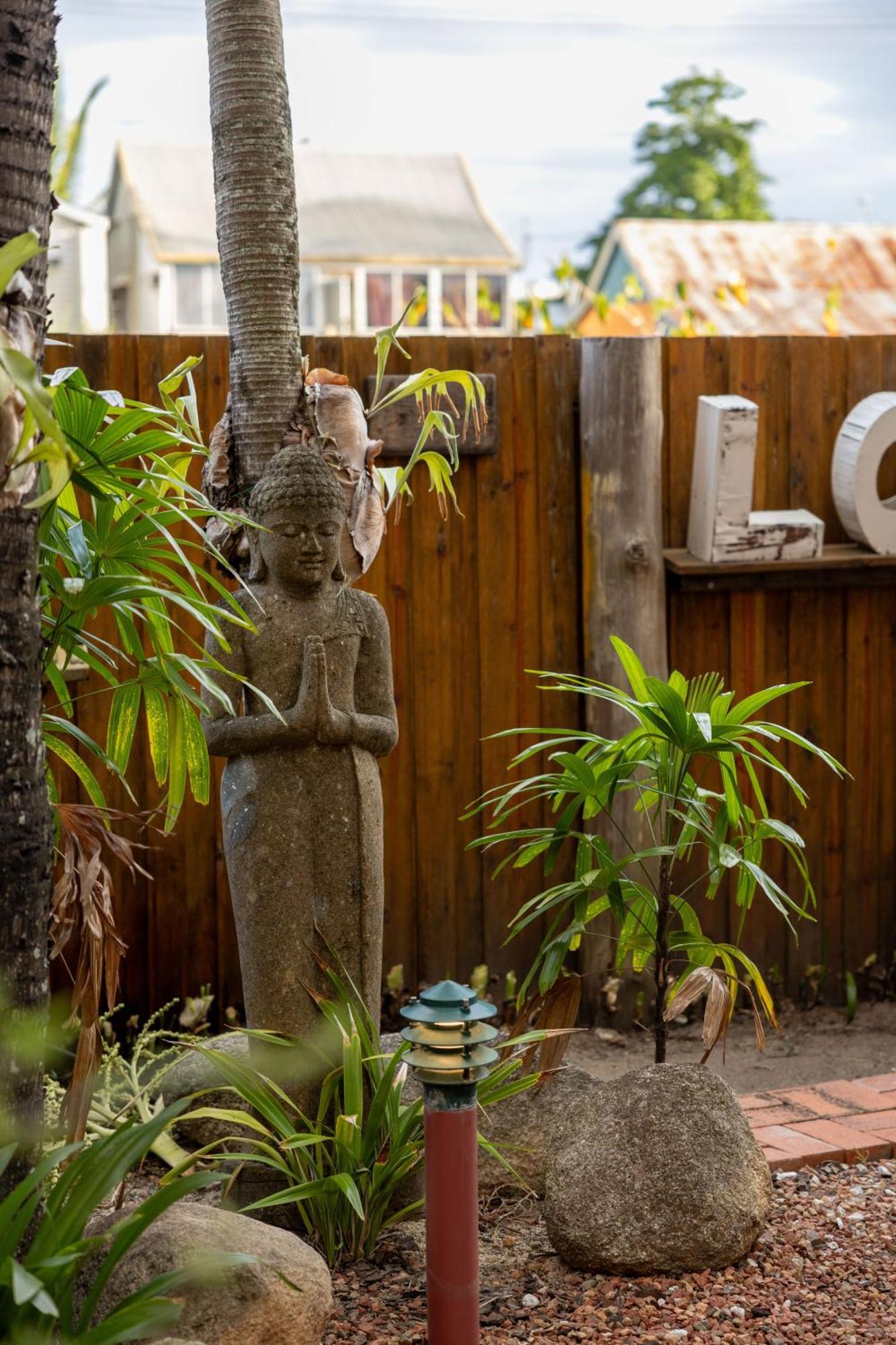 Travellers Oasis Hostel Cairns Bagian luar foto