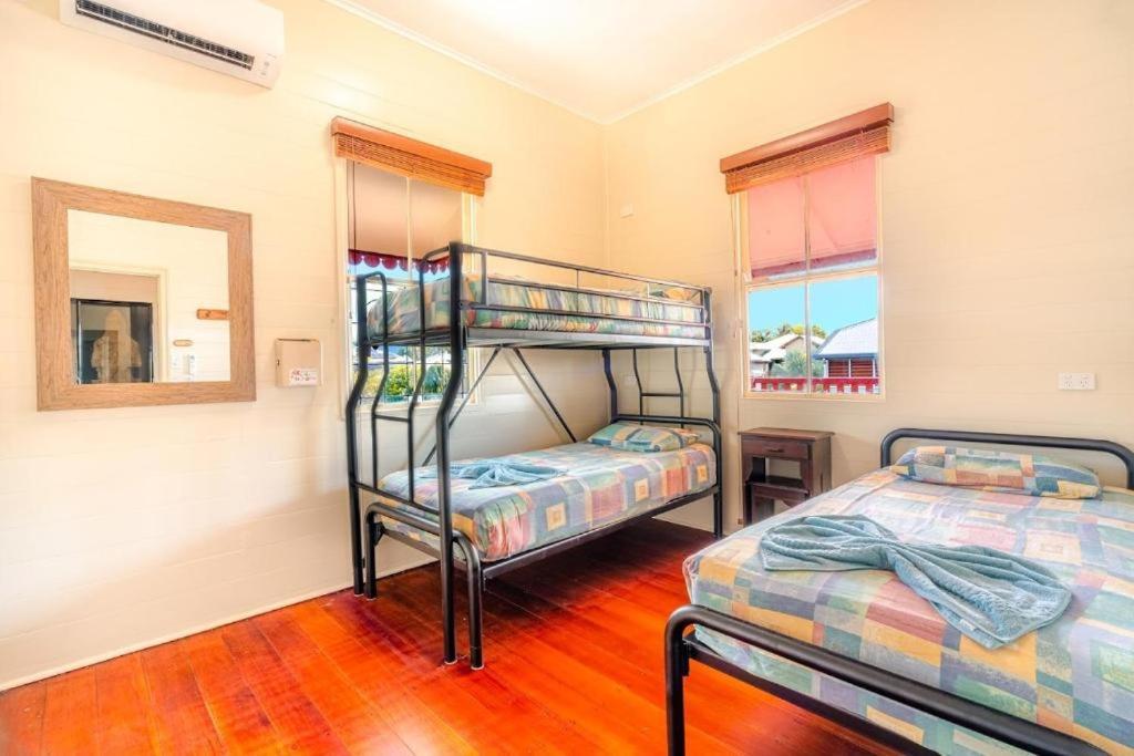 Travellers Oasis Hostel Cairns Bagian luar foto